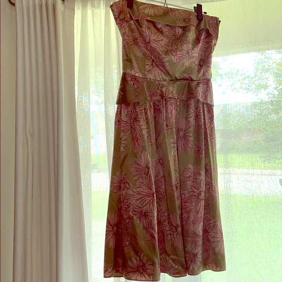 Betsey Johnson Dresses & Skirts - Betsey Johnson 100% silk strapless cocktail dress